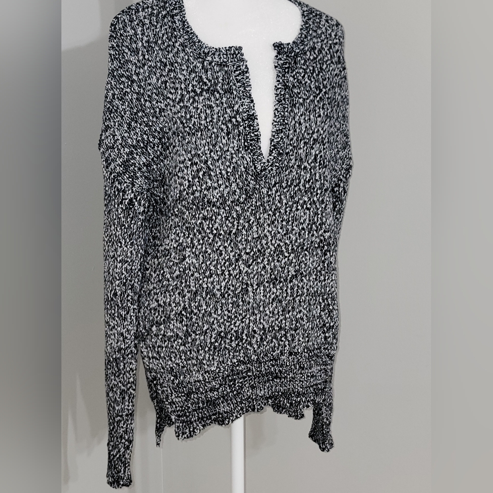 Volcom "Keepin Cozy Sweater" Black/Silver Open Weave Back Women's Size Small - Picture 7 of 12
